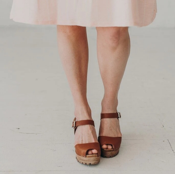 MIA Greta Swedish Clog Free People Size 38 & 40 Luggage Brown Leather Peep Toe - Picture 9 of 13